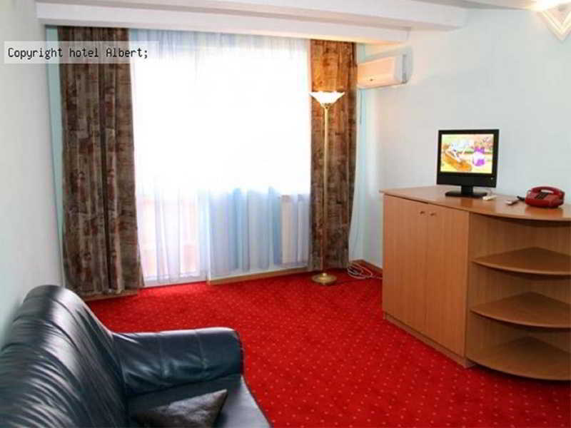 Q Hotel 3*