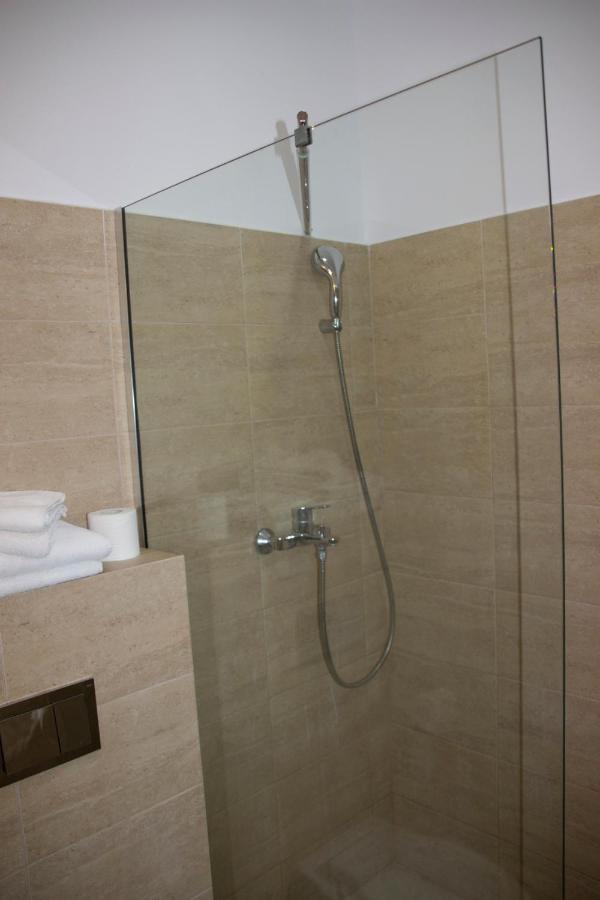 Q Hotel 3*
