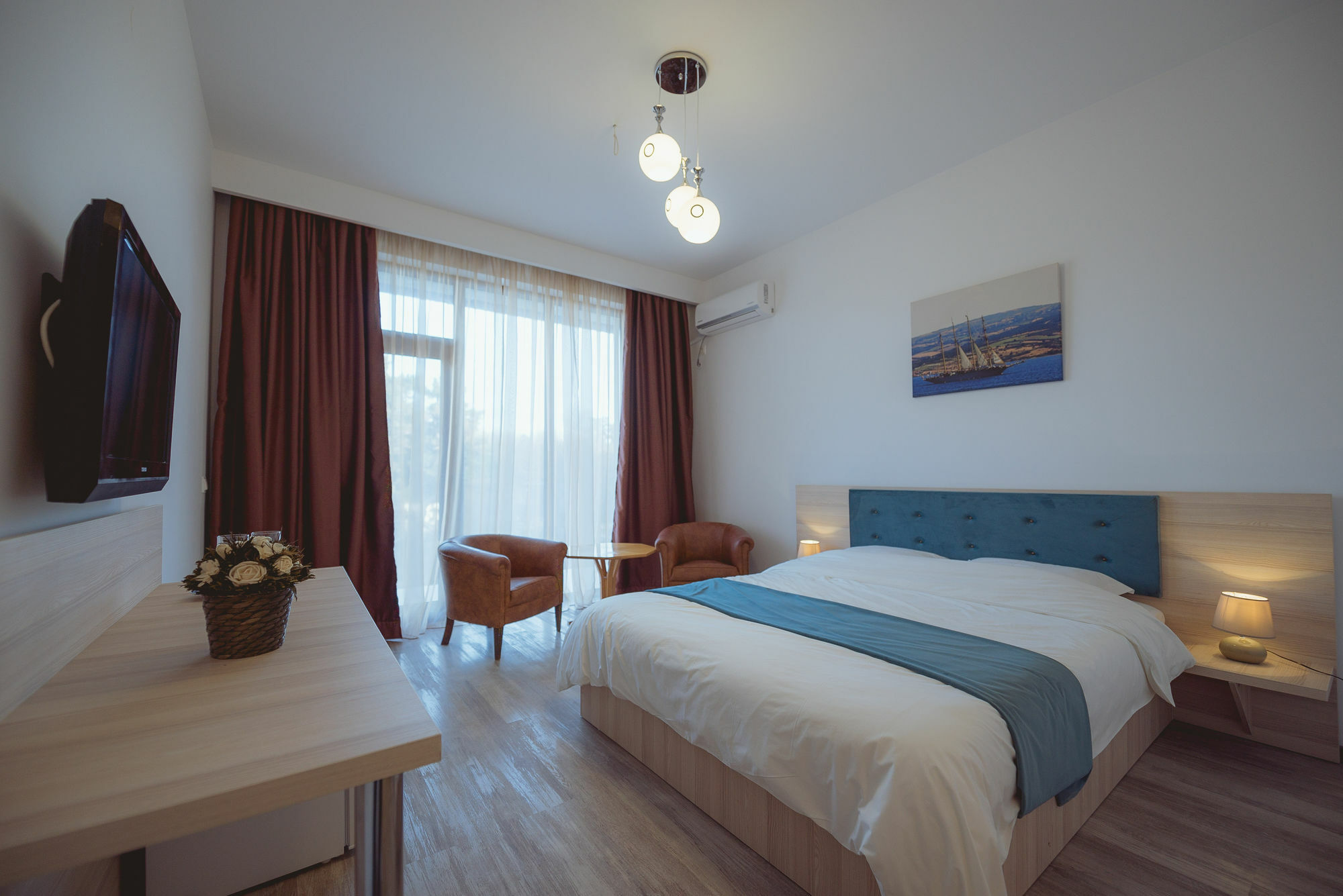 Q Hotel